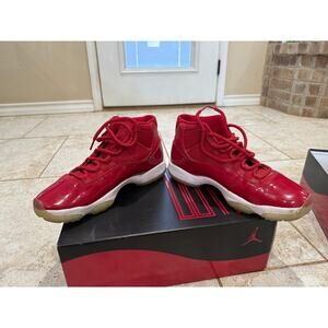 Jordans Retro11 Size 10.5